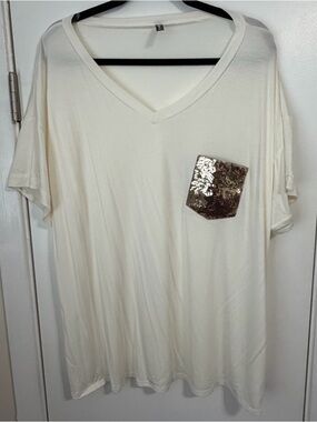 Women's Ivory V-Neck Tee with Gold Sequin Pocket